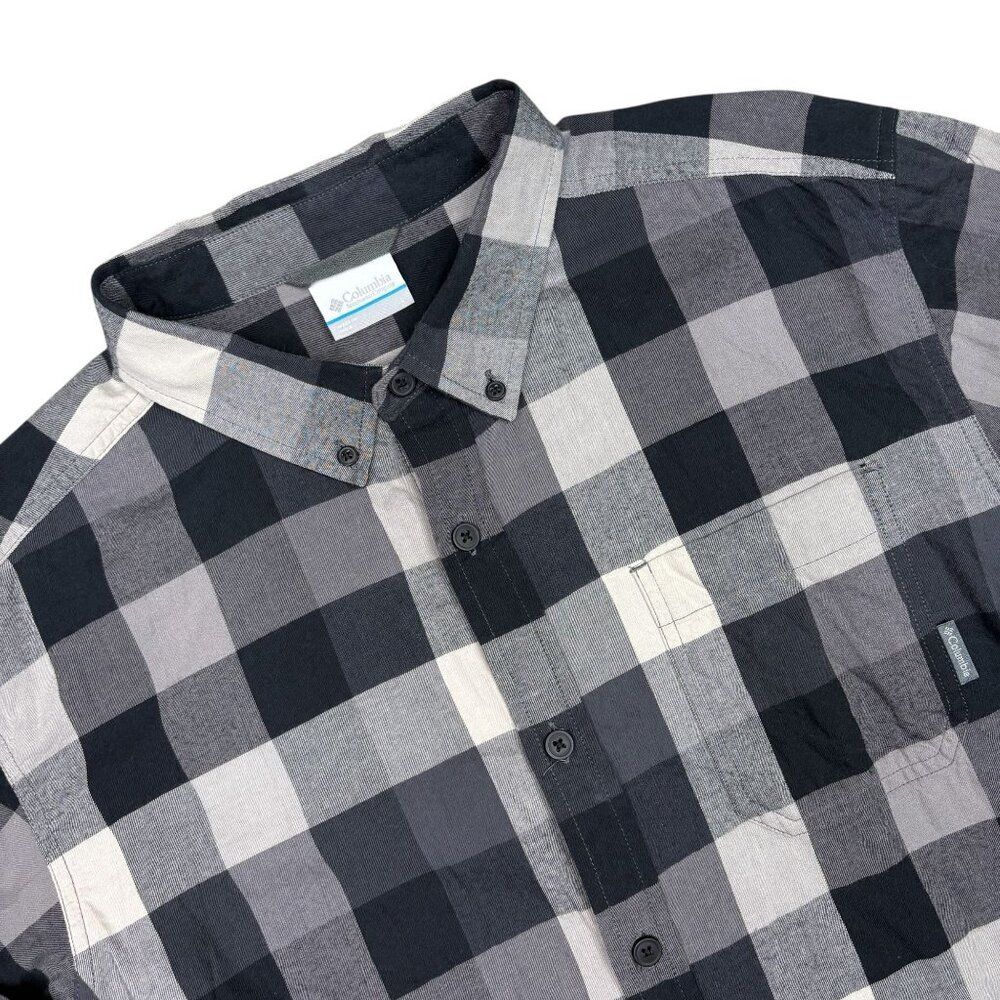 Columbia Mens Flannel Black and Gray Check Long Sleeve Size Large